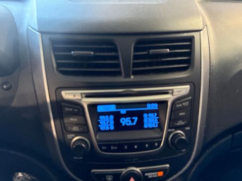 Used 2016 Hyundai Accent SE FWD image 22