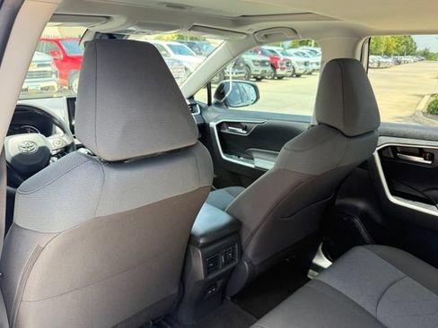 Used 2025 Toyota RAV4 XLE w/ Convenience Package FWD image 25