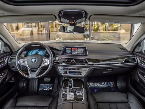 Used 2019 BMW 740i xDrive w/ Executive Package image 3