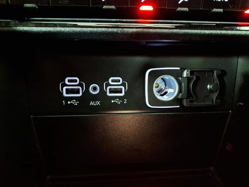 Used 2025 Jeep Grand Cherokee L Laredo RWD image 23