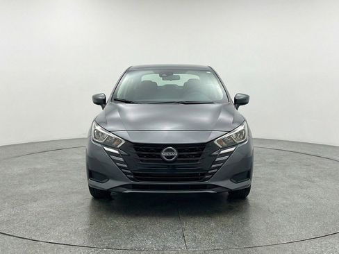 Used 2025 Nissan Versa SV image 2