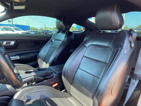 Used 2020 Ford Mustang GT Premium w/ GT Performance Package RWD image 12