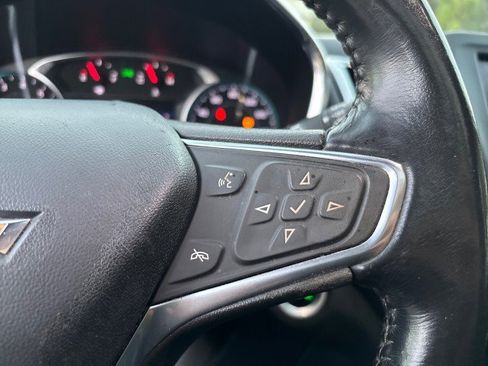 Used 2021 Chevrolet Equinox LT image 16