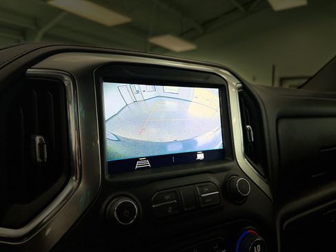 Used 2021 Chevrolet Silverado 1500 LT AWD/4WD image 23