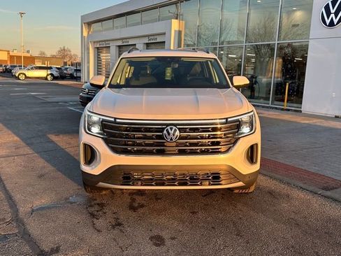 New 2026 Volkswagen Atlas SE image 2