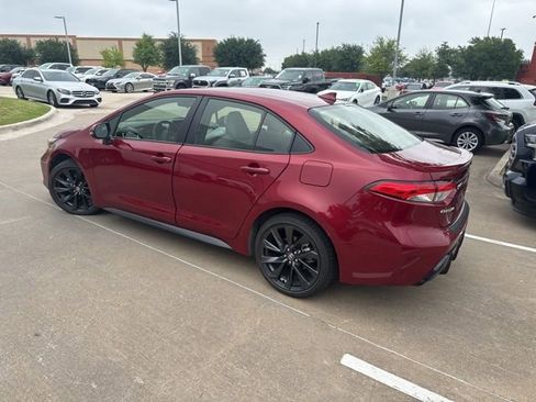 Used 2023 Toyota Corolla SE w/ SE Package FWD image 5