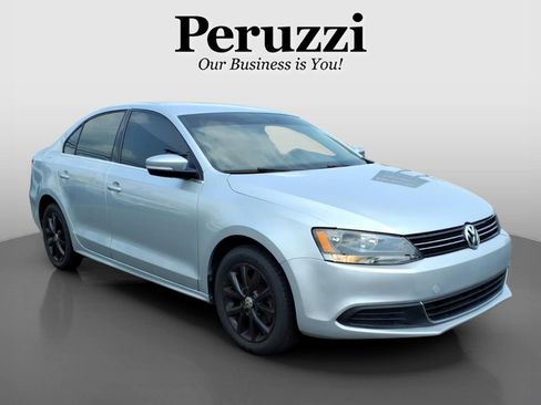 Used 2014 Volkswagen Jetta SE FWD image 1