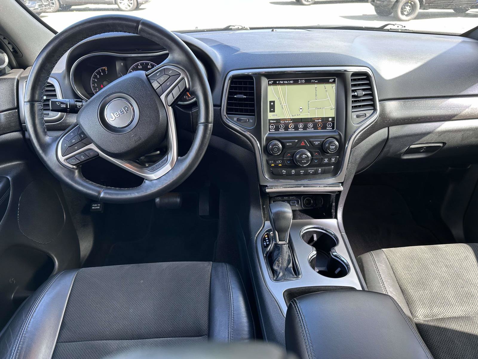 Used 2018 Jeep Grand Cherokee Altitude AWD/4WD image 16