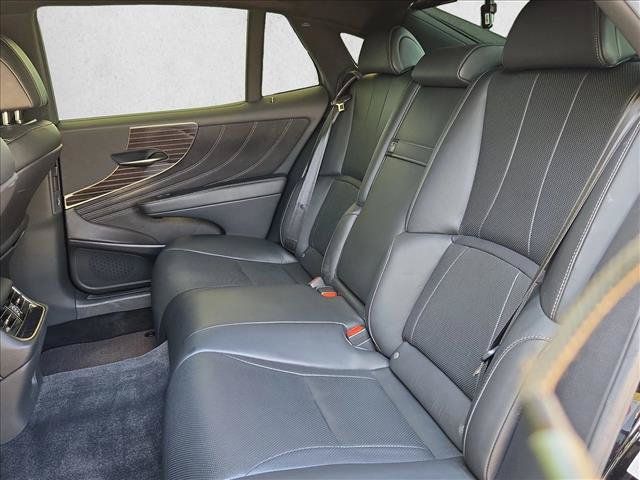 Used 2019 Lexus LS 500 RWD image 18
