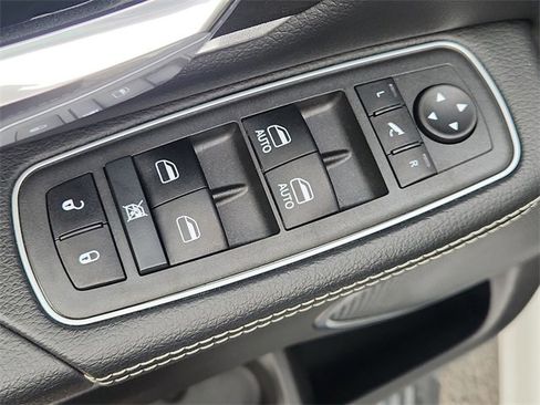 Used 2022 RAM 1500 Laramie w/ Laramie Southwest Edition image 24