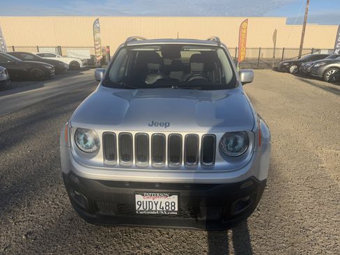 Used 2016 Jeep Renegade Limited image 2