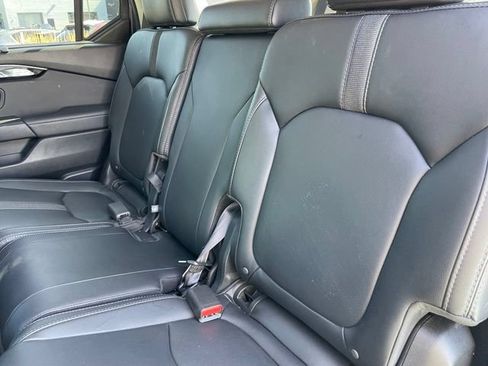 Used 2025 Honda Pilot EX-L image 7