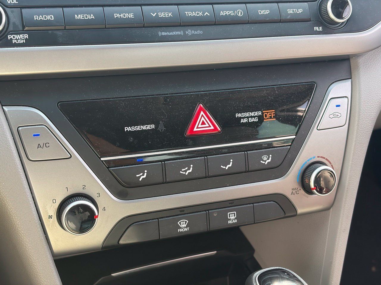 Used 2017 Hyundai Elantra SE FWD image 9