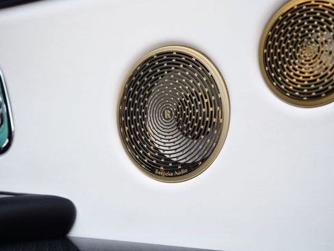 Used 2022 Rolls-Royce Cullinan Black Badge w/ Dark Exterior Package AWD/4WD image 26