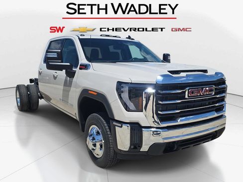 New 2026 GMC Sierra 3500 SLE AWD/4WD image 1