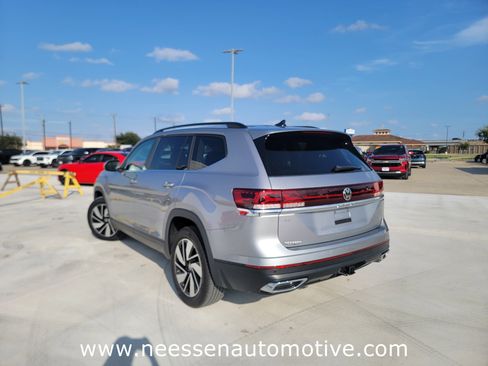 Used 2024 Volkswagen Atlas SE image 5