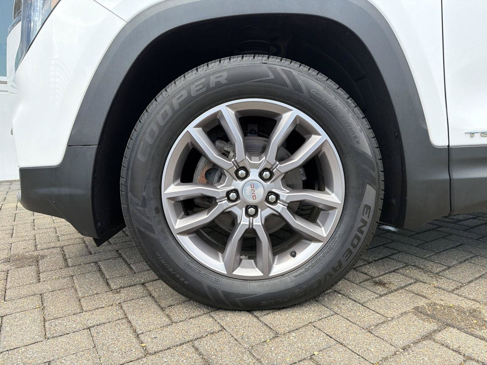 Used 2023 GMC Terrain SLT AWD/4WD image 10