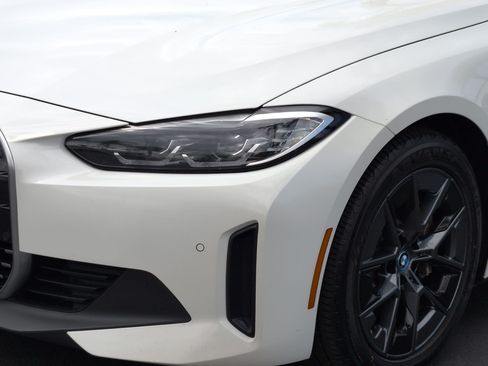 Used 2023 BMW i4 eDrive40 RWD image 6