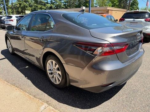 Used 2021 Toyota Camry LE w/ Convenience Package FWD image 5