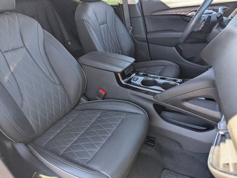 Used 2023 Buick Envision Avenir image 11