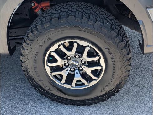 Used 2022 Ford F150 Raptor w/ Equipment Group 801A High AWD/4WD image 22