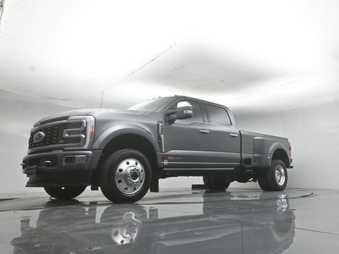 Certified 2023 Ford F450 Platinum w/ FX4 Off-Road Package AWD/4WD image 52