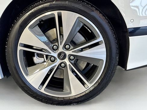 Used 2025 Audi A6 e-tron Premium Plus w/ Premium Plus RWD image 28