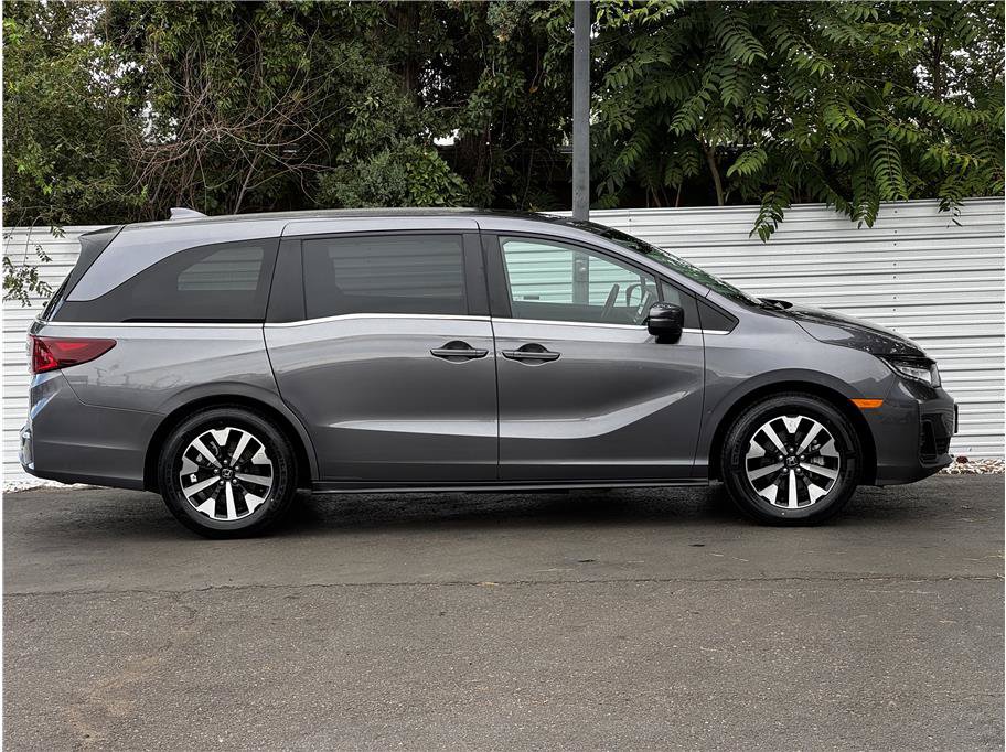 Used 2025 Honda Odyssey EX-L image 13