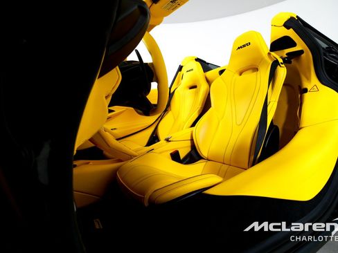 Used 2022 McLaren 720S Spider RWD image 13