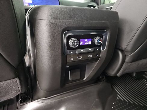 Used 2026 Chevrolet Tahoe High Country AWD/4WD image 34