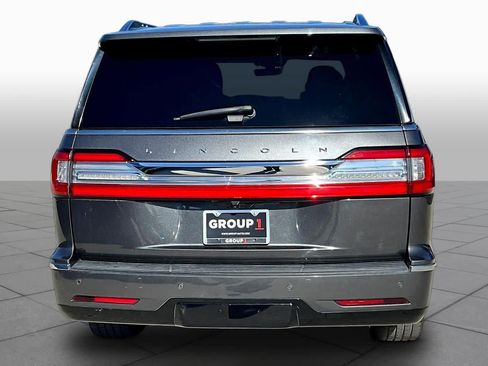 Used 2018 Lincoln Navigator L Select w/ Technology Package image 5