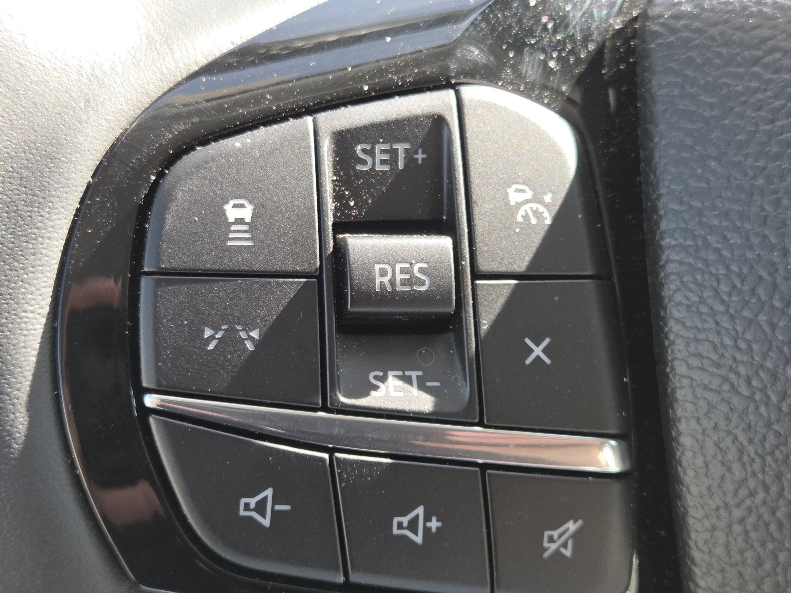 Used 2026 Ford Explorer Platinum w/ LUX Leather Package AWD/4WD image 14