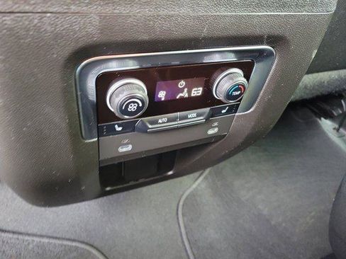 Used 2022 Chevrolet Tahoe High Country AWD/4WD image 13