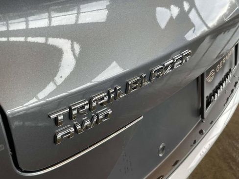 Used 2021 Chevrolet TrailBlazer LT w/ Convenience Package image 8