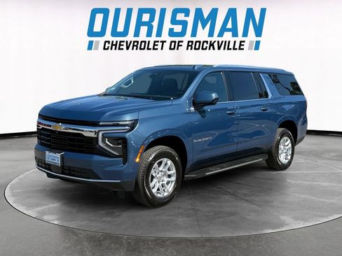 New 2026 Chevrolet Suburban LS AWD/4WD image 2