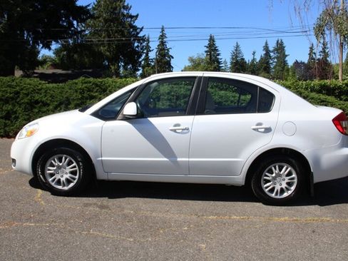 Used 2012 Suzuki SX4 LE FWD image 12