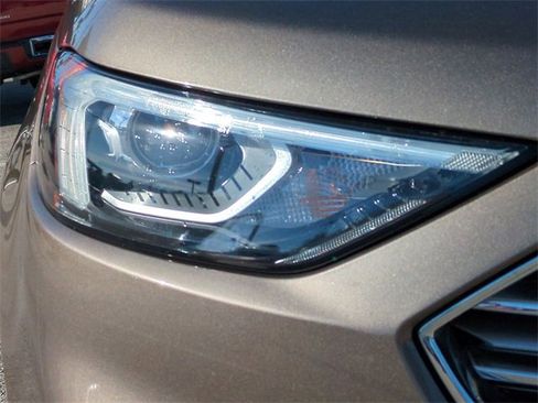 Certified 2019 Ford Edge Titanium image 10