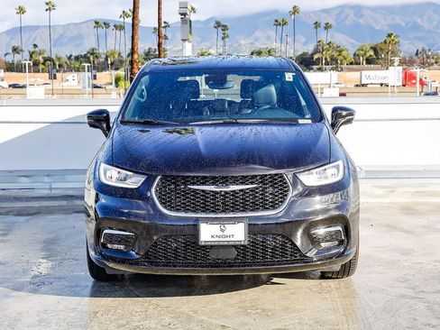 New 2026 Chrysler Pacifica Select AWD/4WD image 3