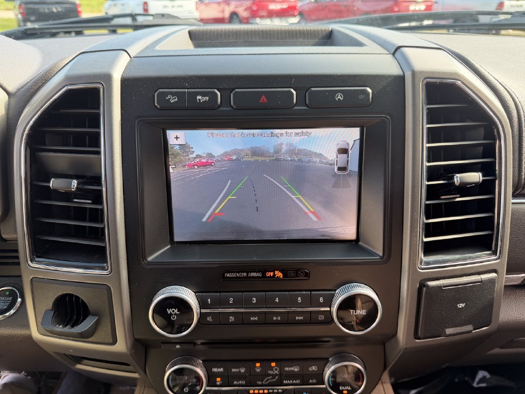 Used 2018 Ford Expedition Max XLT w/ Equipment Group 202A AWD/4WD image 32