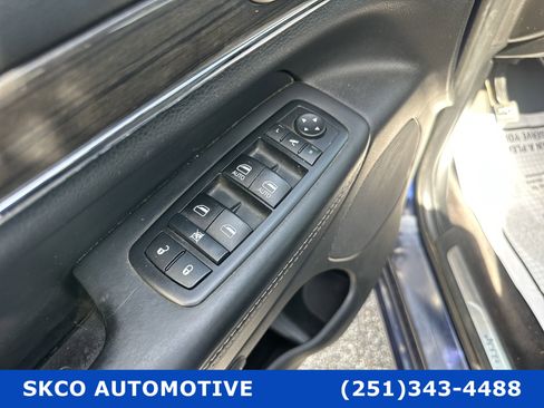 Used 2017 Jeep Grand Cherokee Overland image 21