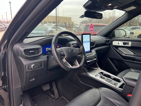 Used 2020 Ford Explorer ST w/ ST Street Pack image 25