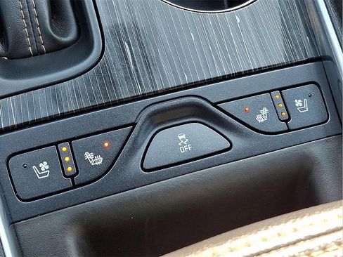 Used 2017 Chevrolet Impala Premier w/ Enhanced Convenience Package image 26