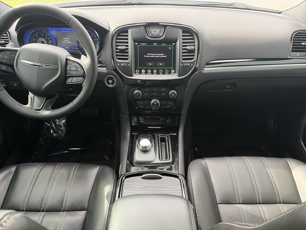 Used 2023 Chrysler 300 S RWD image 13