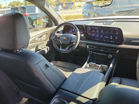 Used 2025 Chevrolet Traverse High Country w/ LPO, Floor Liner Package image 13