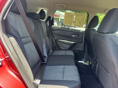 Used 2024 Nissan Rogue SV FWD image 16