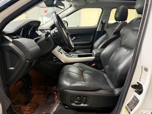 Used 2017 Land Rover Range Rover Evoque SE AWD/4WD image 11