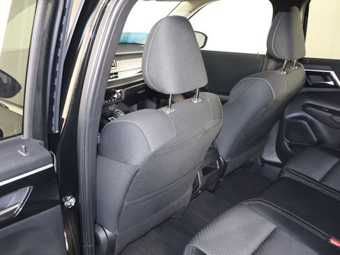 Used 2024 Mitsubishi Outlander ES image 45