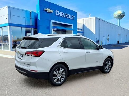 Used 2022 Chevrolet Equinox Premier AWD/4WD image 3