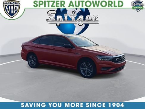Used 2019 Volkswagen Jetta R-Line w/ R-Line Cold Weather Package FWD image 2