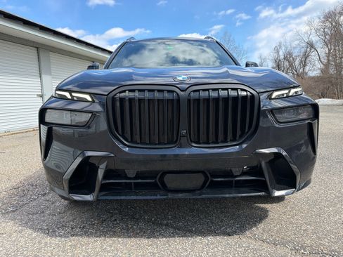 Used 2023 BMW X7 xDrive40i w/ Executive Package image 9